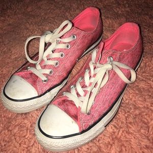 Pink patterned converse